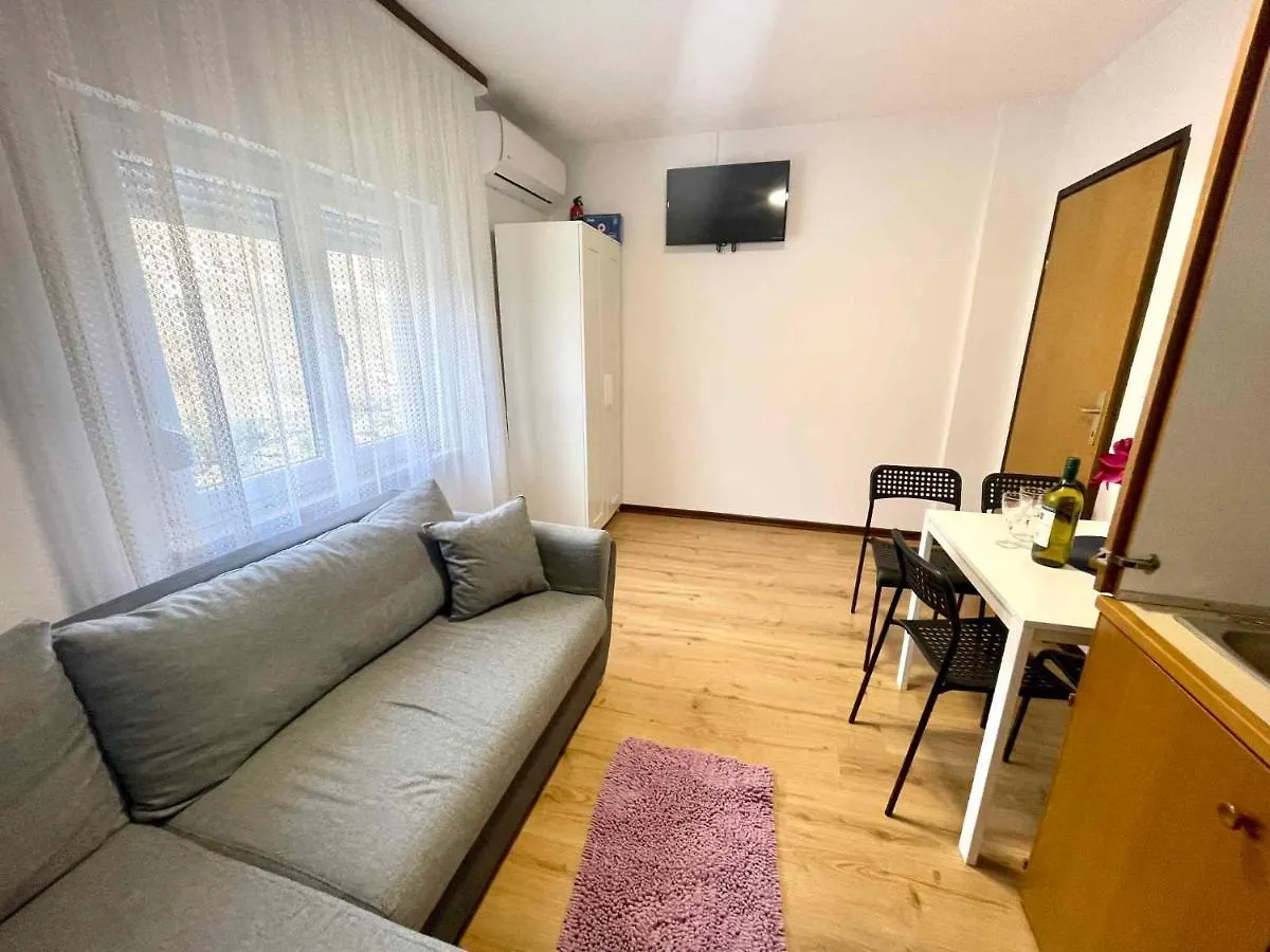 Apartment In Dramalj 42941